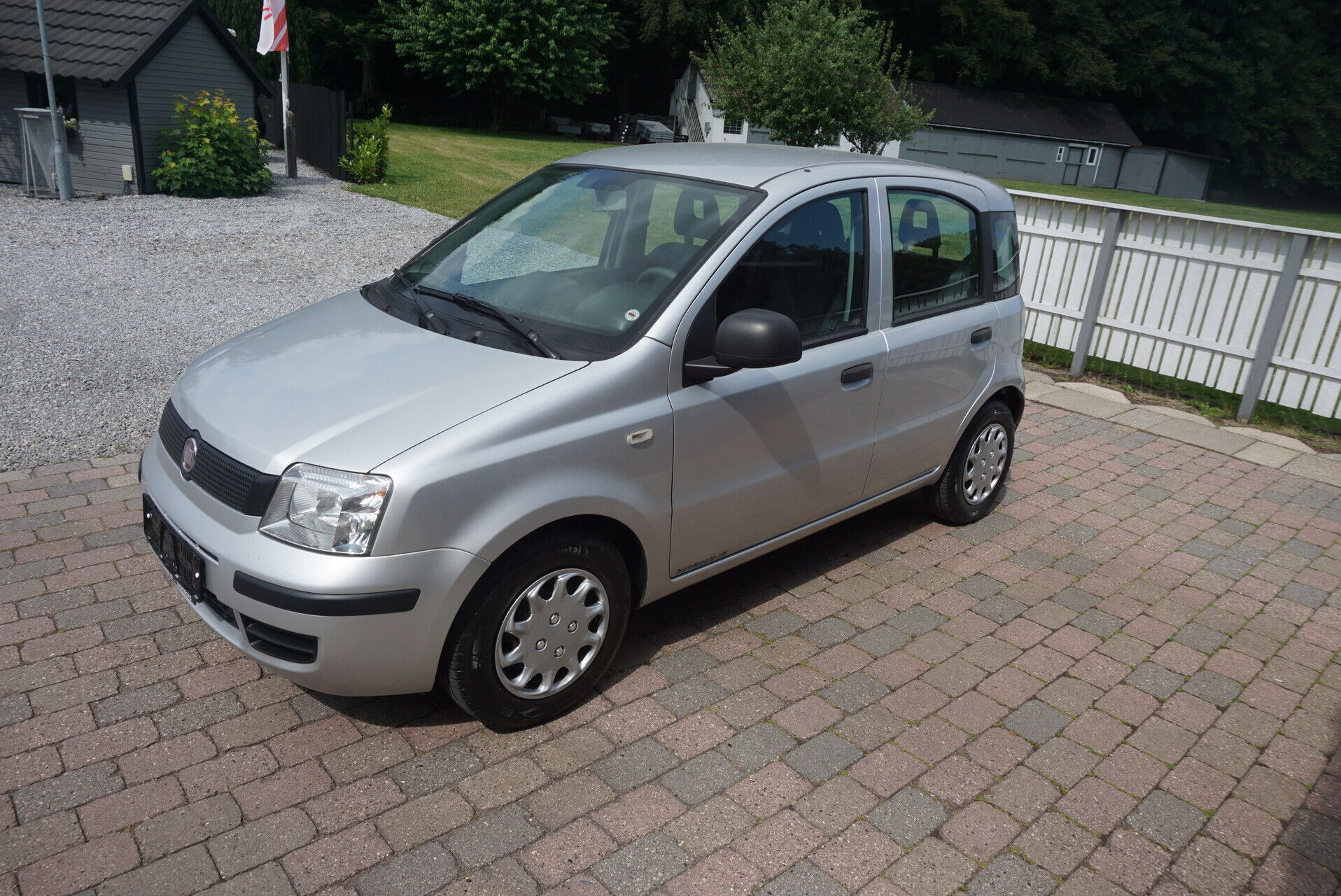Sølv Fiat Panda fra 2012