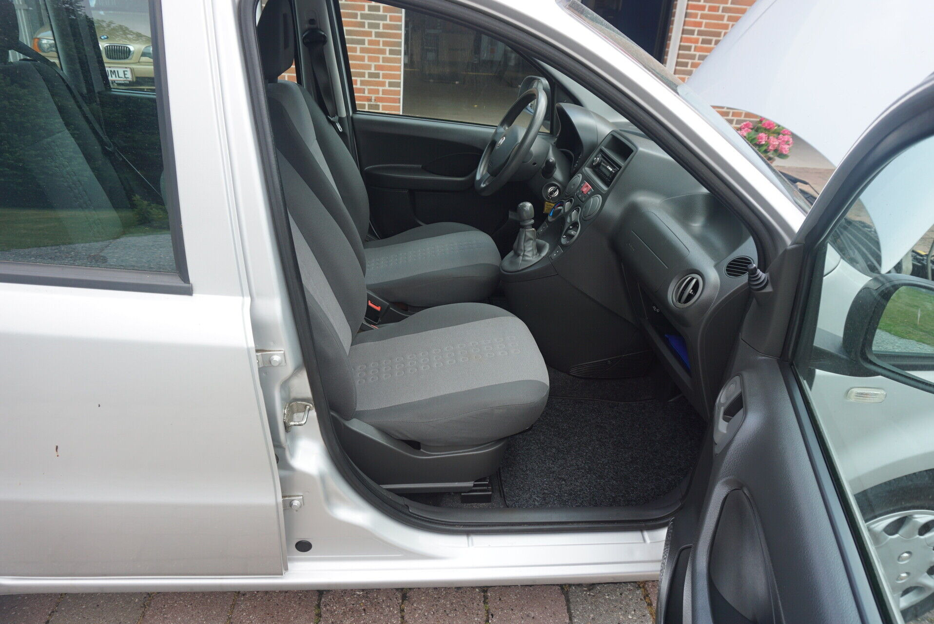 Sølv Fiat Panda fra 2012