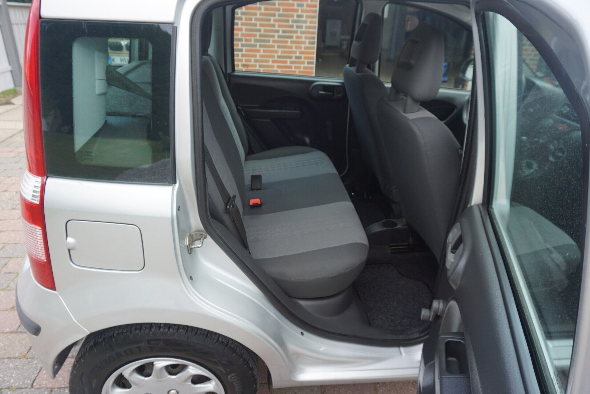Sølv Fiat Panda fra 2012