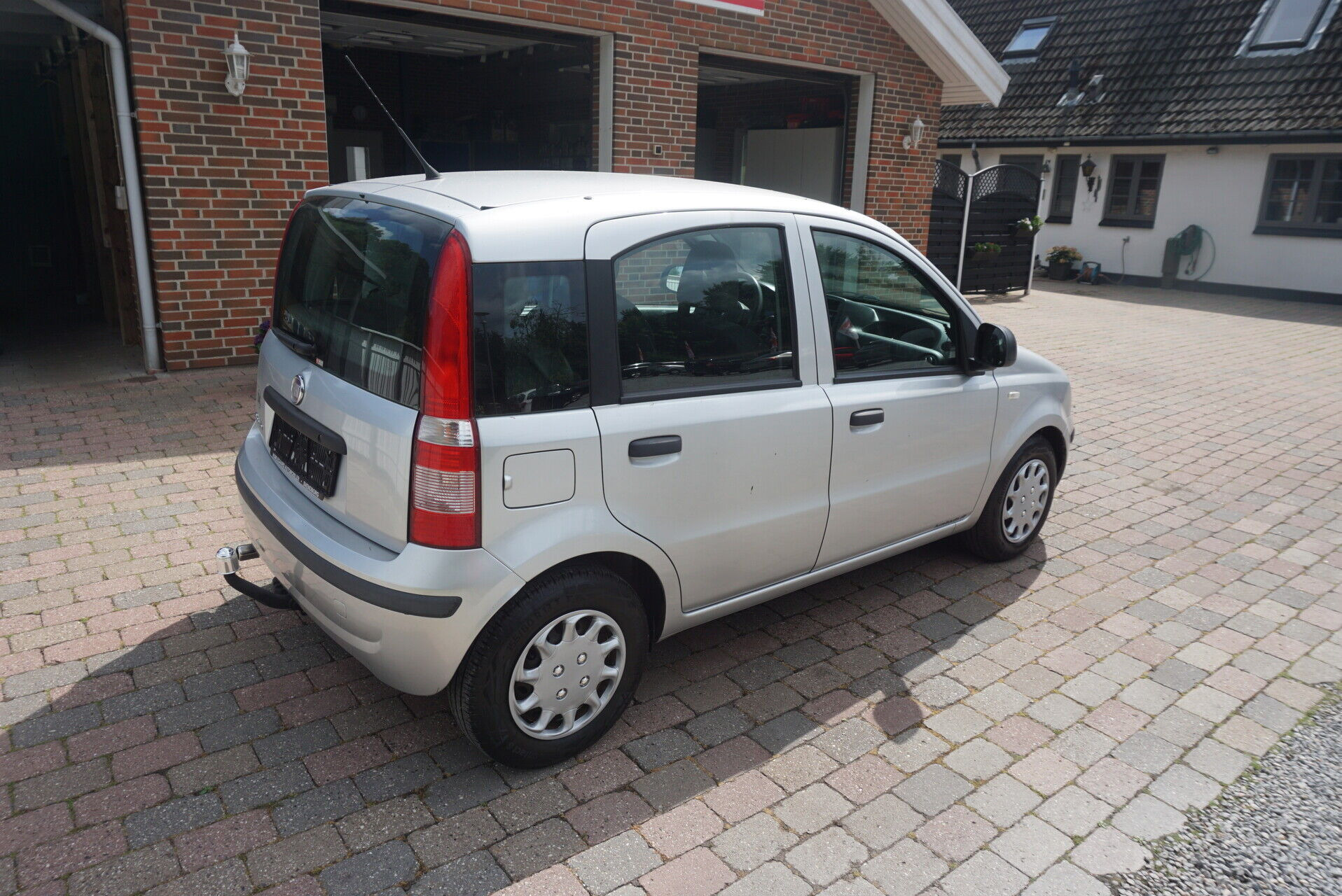 Sølv Fiat Panda fra 2012