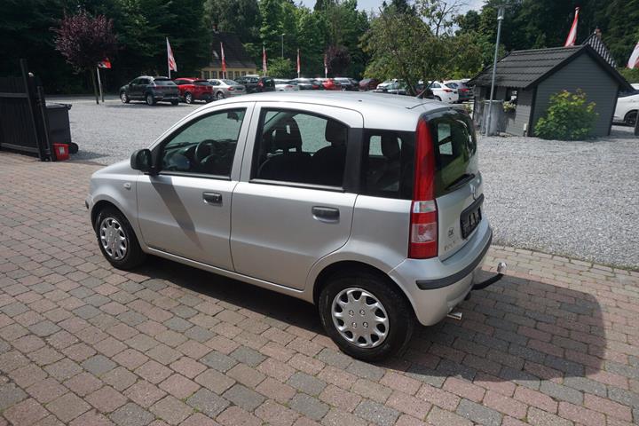 Sølv Fiat Panda fra 2012