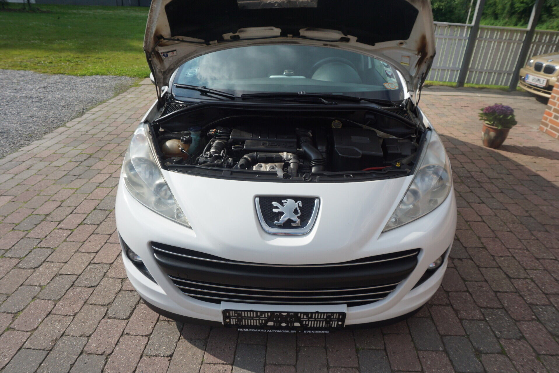 Hvid Peugeot 207 fra 2010