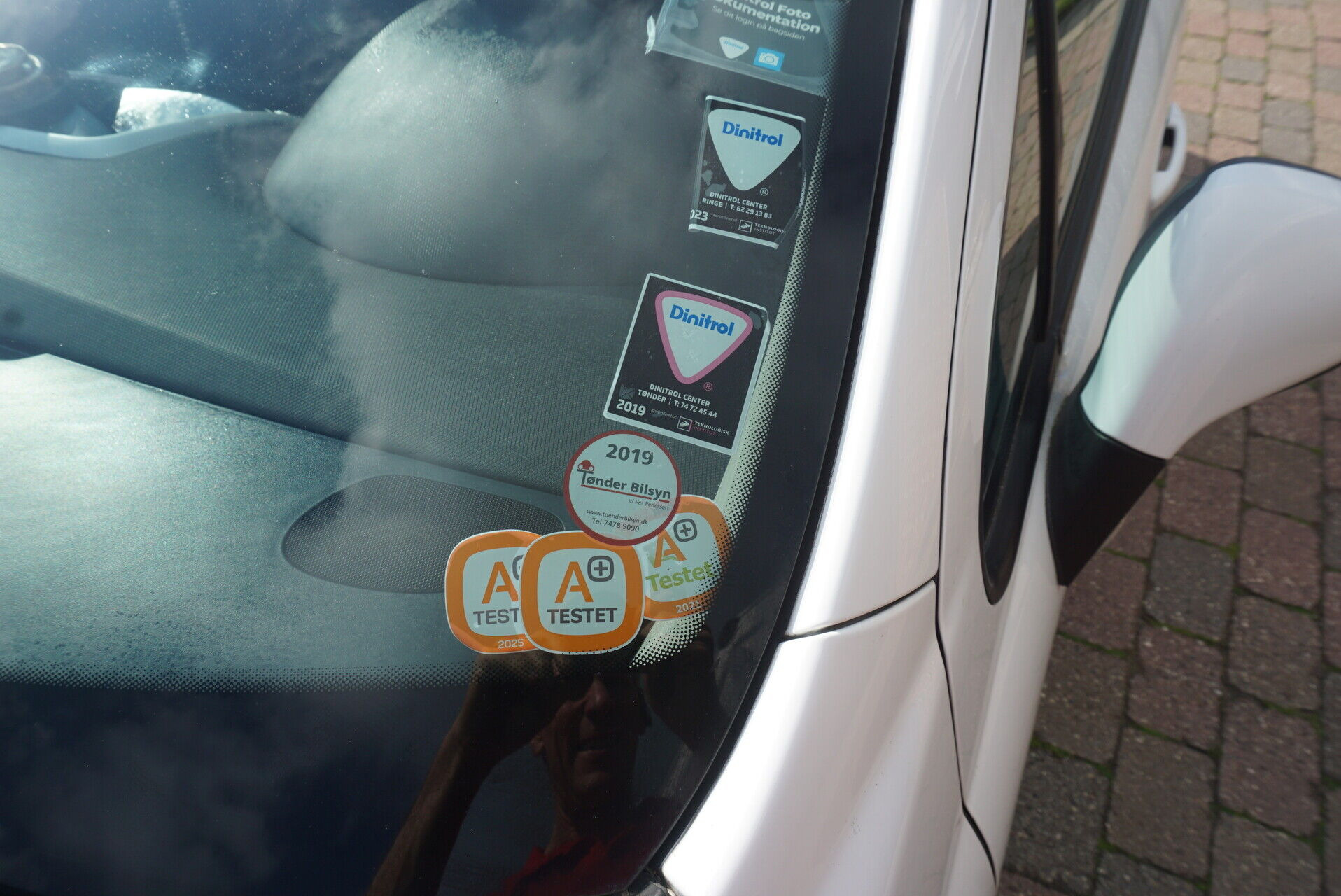 Hvid Peugeot 207 fra 2010
