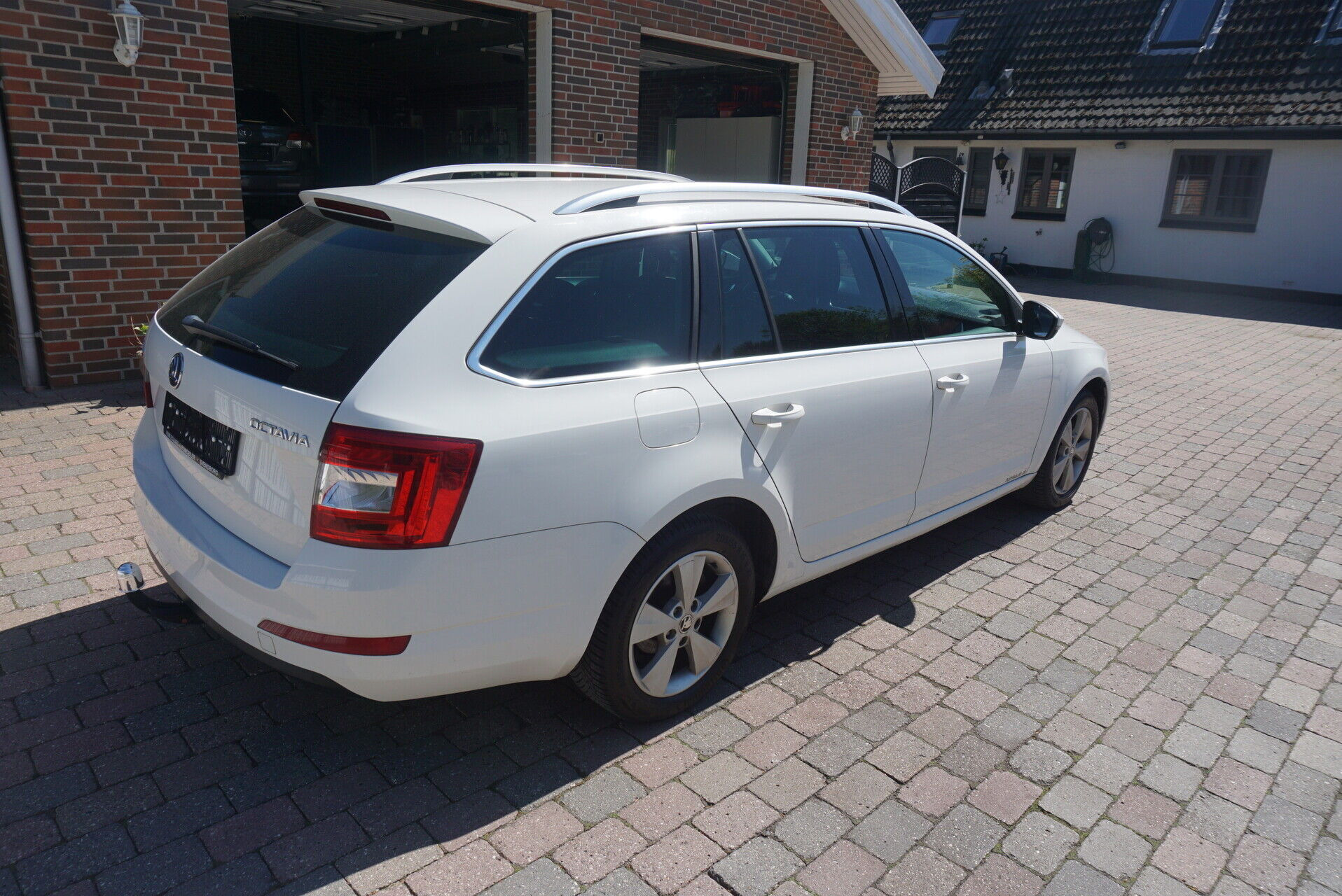 Hvid Skoda Octavia fra 2014