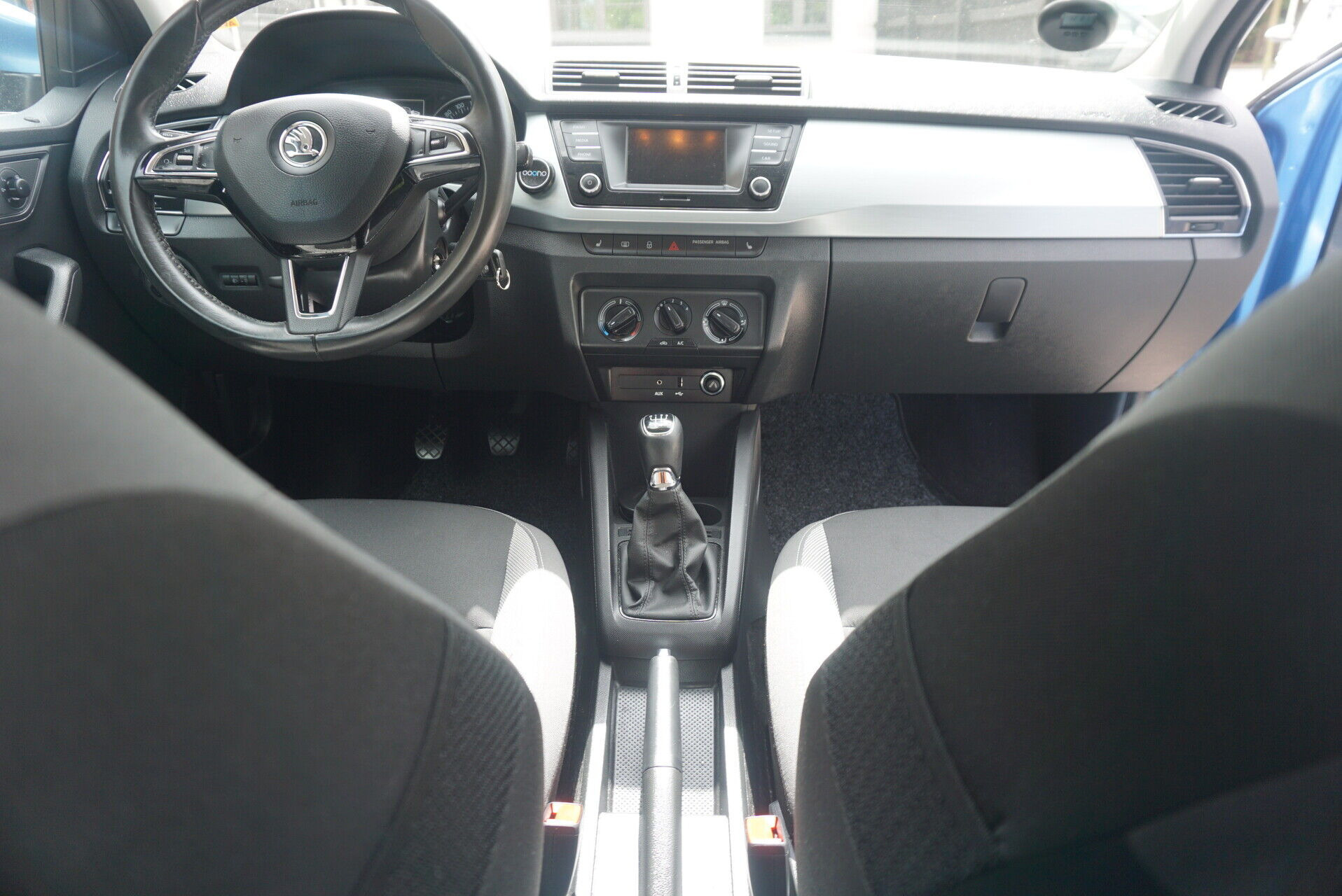 Blå Skoda Fabia fra 2016