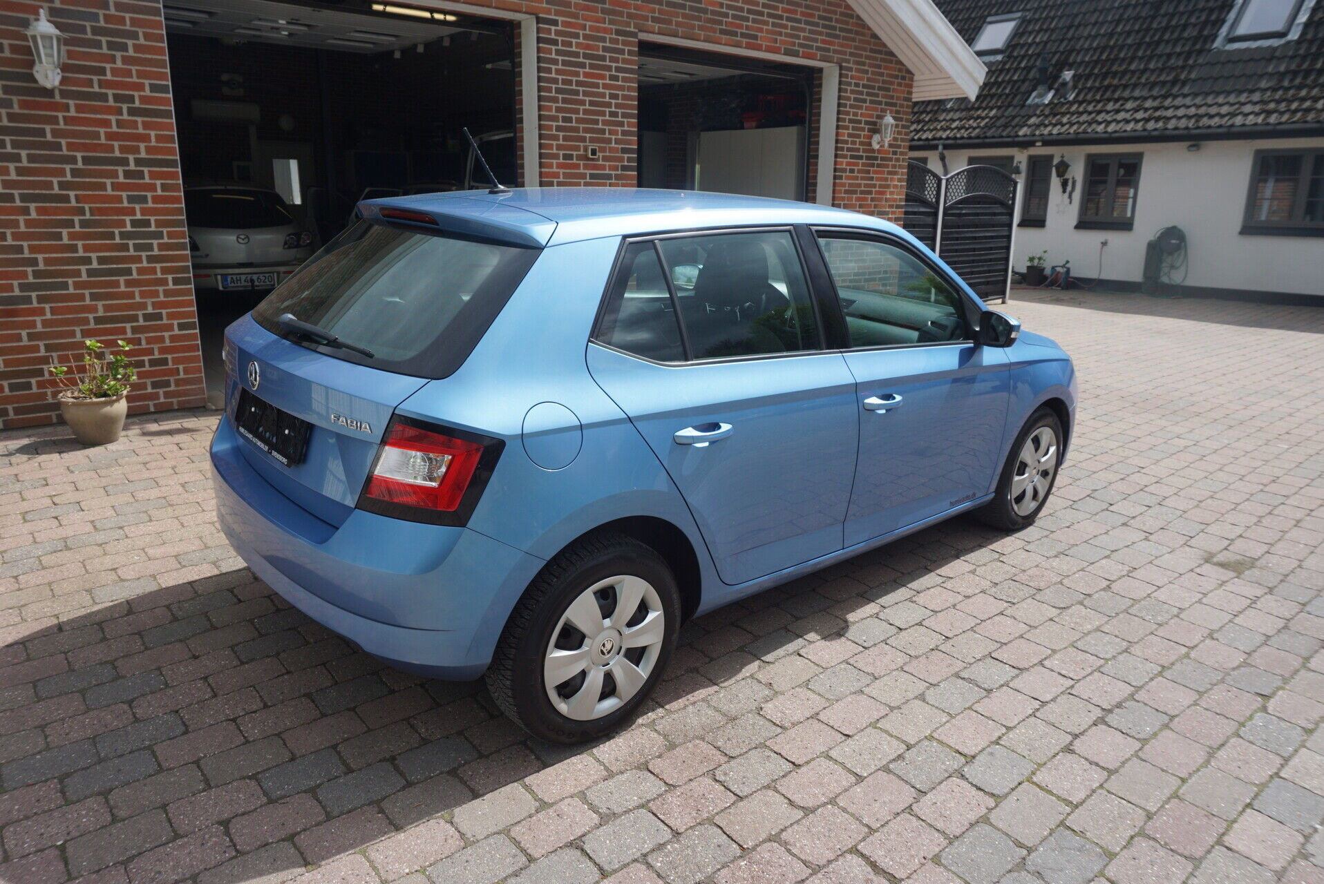 Blå Skoda Fabia fra 2016