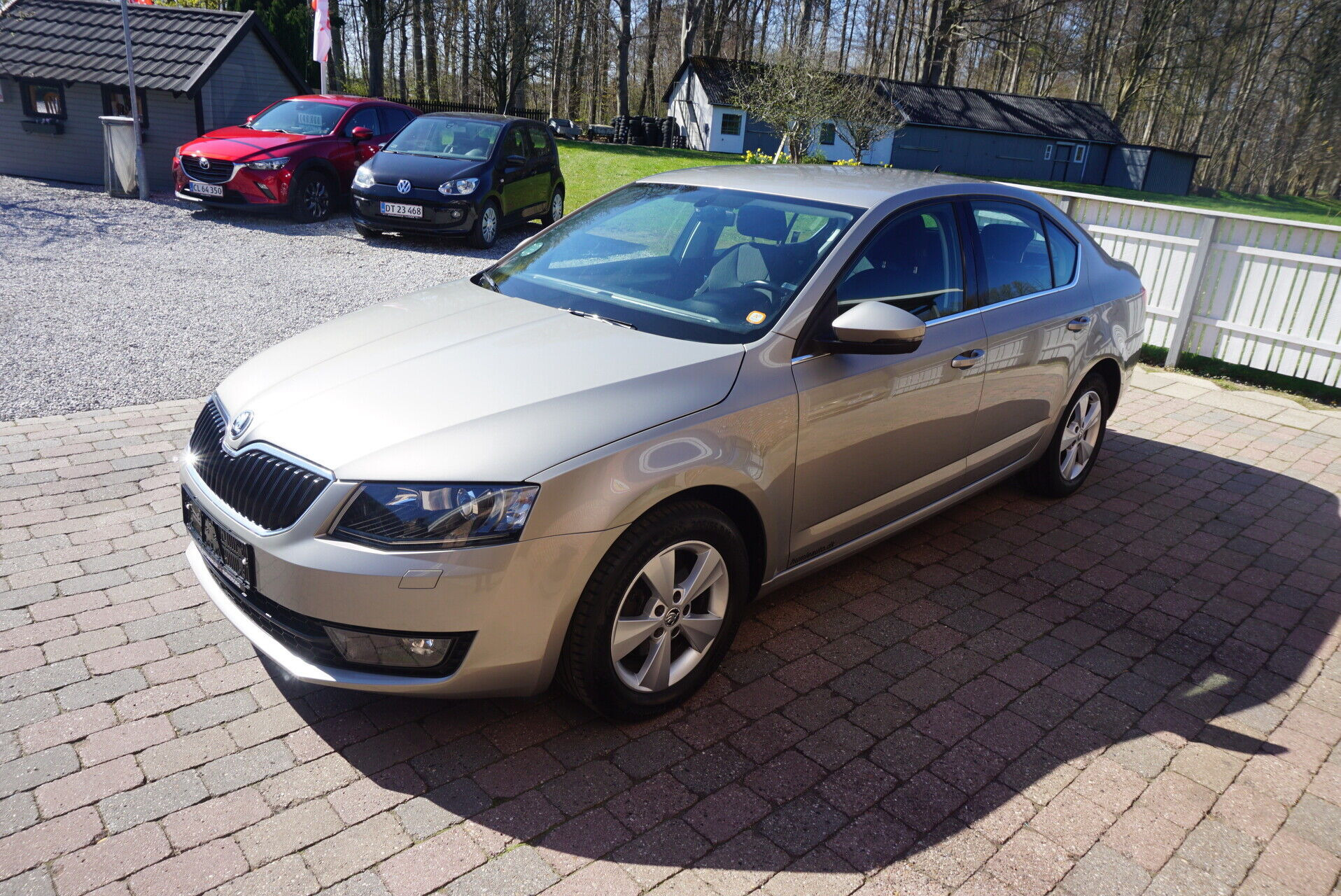 Grå Skoda Octavia fra 2017