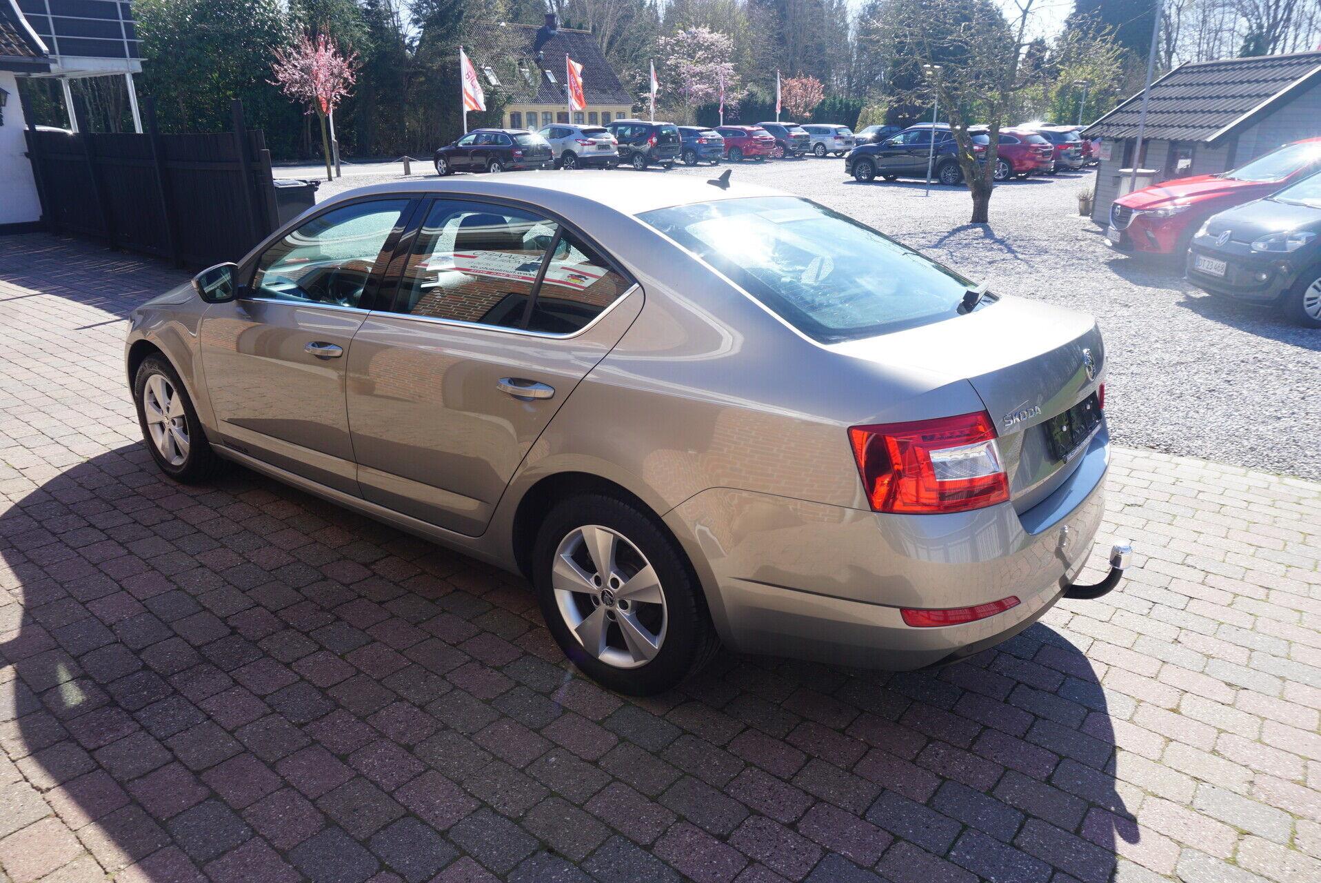 Grå Skoda Octavia fra 2017
