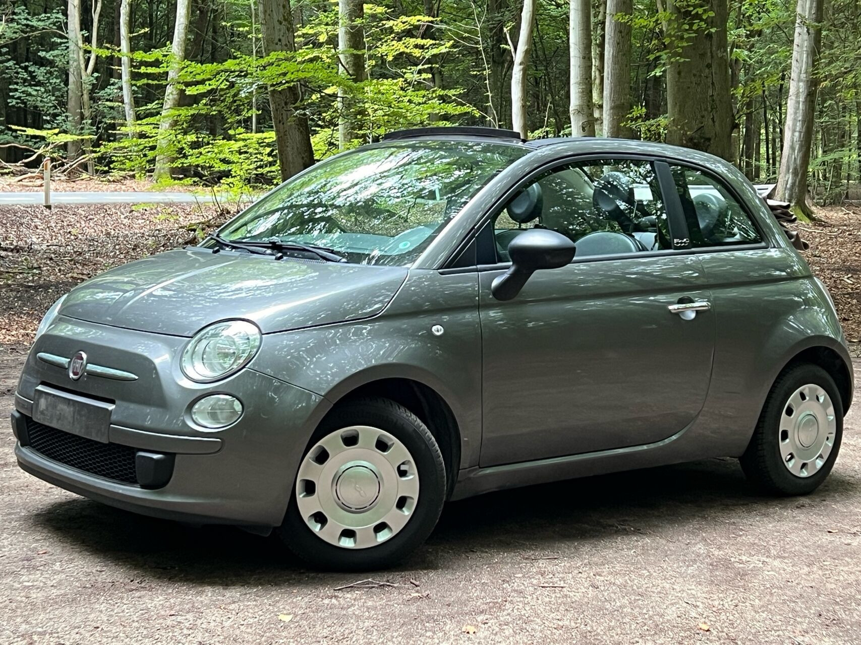 Grå Fiat 500C fra 2011