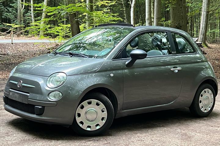 Grå Fiat 500C fra 2011