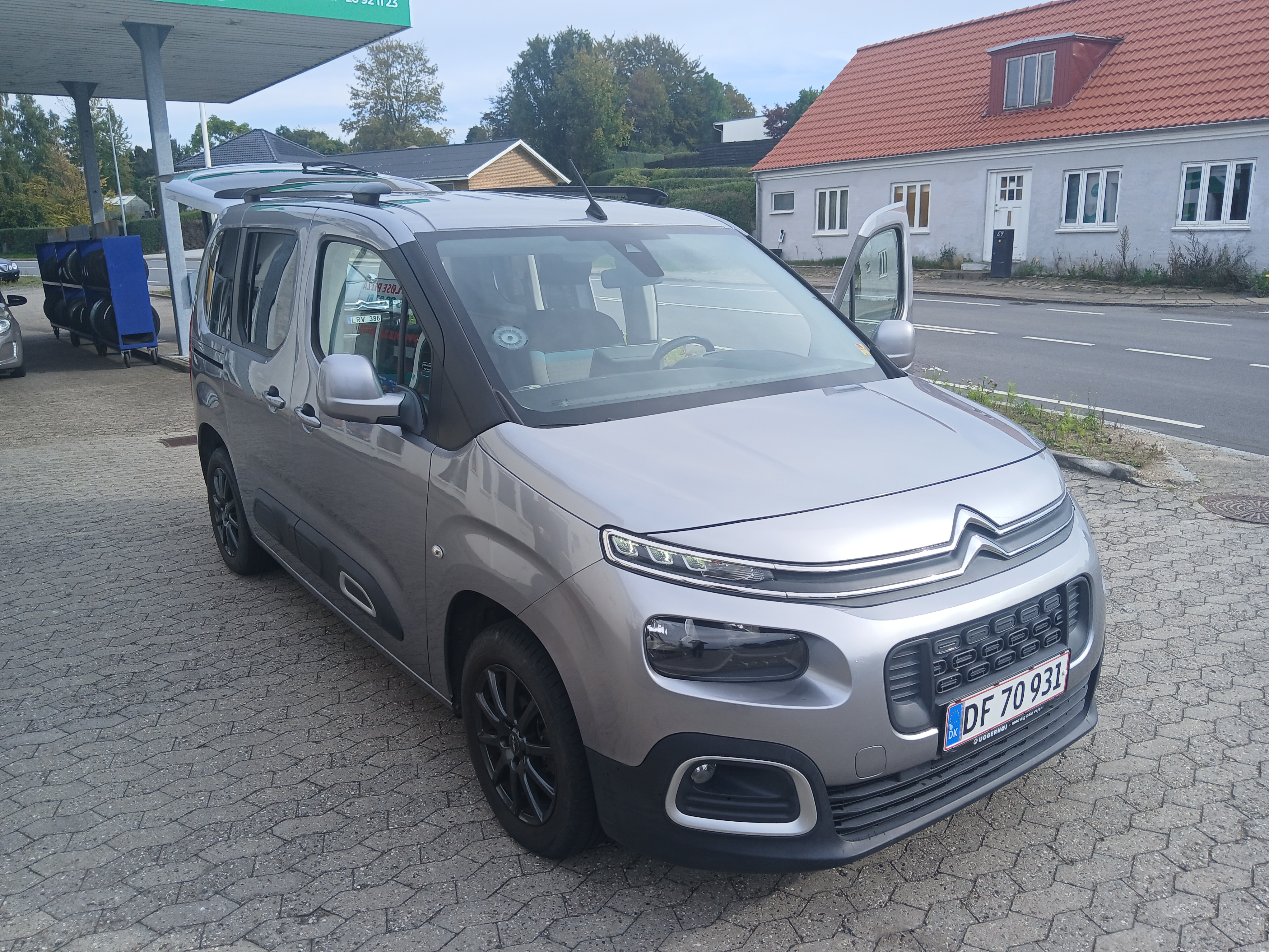 Grå Citroën Berlingo fra 2019
