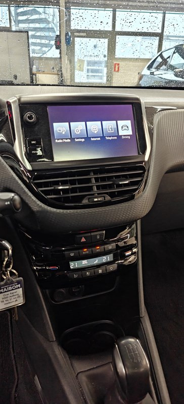 undefined Peugeot 208 fra 2017