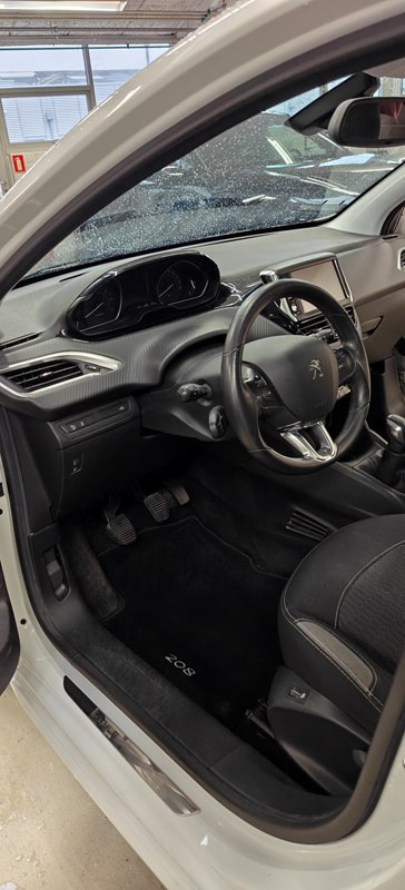 undefined Peugeot 208 fra 2017