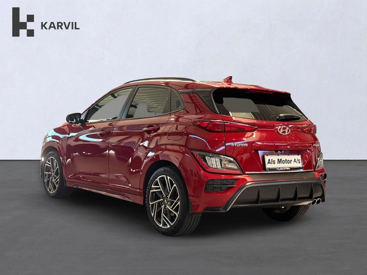 Rød Hyundai Kona fra 2022