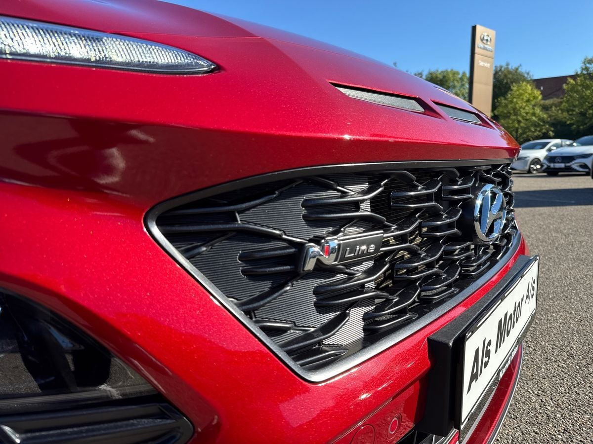Rød Hyundai Kona fra 2022