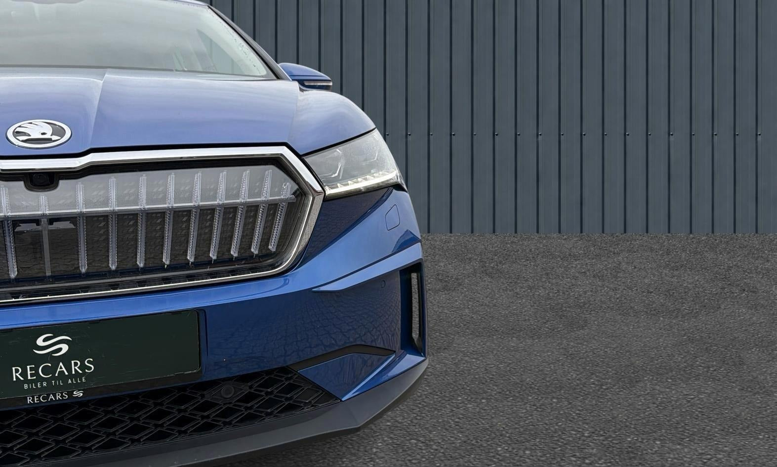 Blå Skoda Enyaq fra 2022
