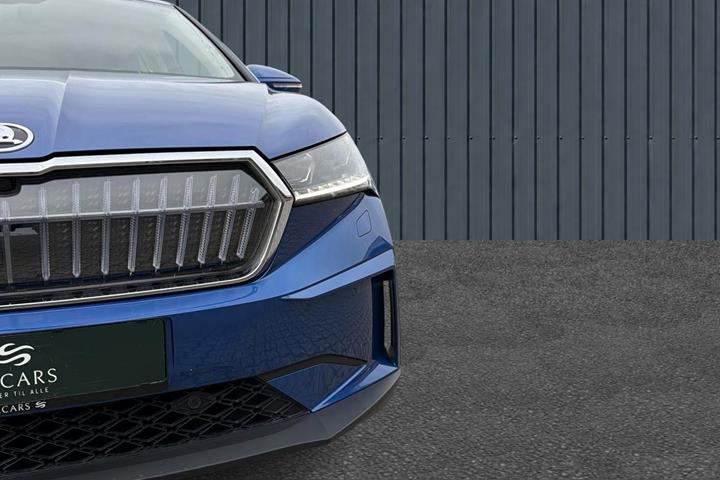 Blå Skoda Enyaq fra 2022