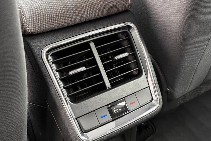 Blå Skoda Enyaq fra 2022