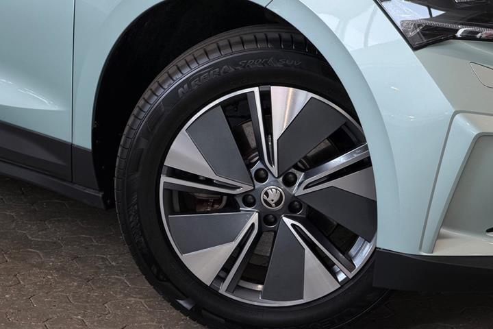 Grøn Skoda Enyaq fra 2023