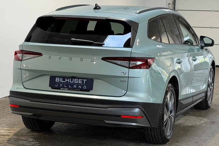 Grøn Skoda Enyaq fra 2023