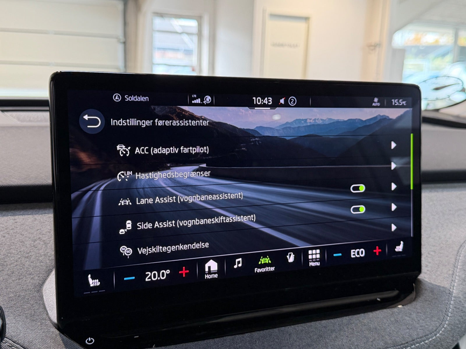 Grøn Skoda Enyaq fra 2023