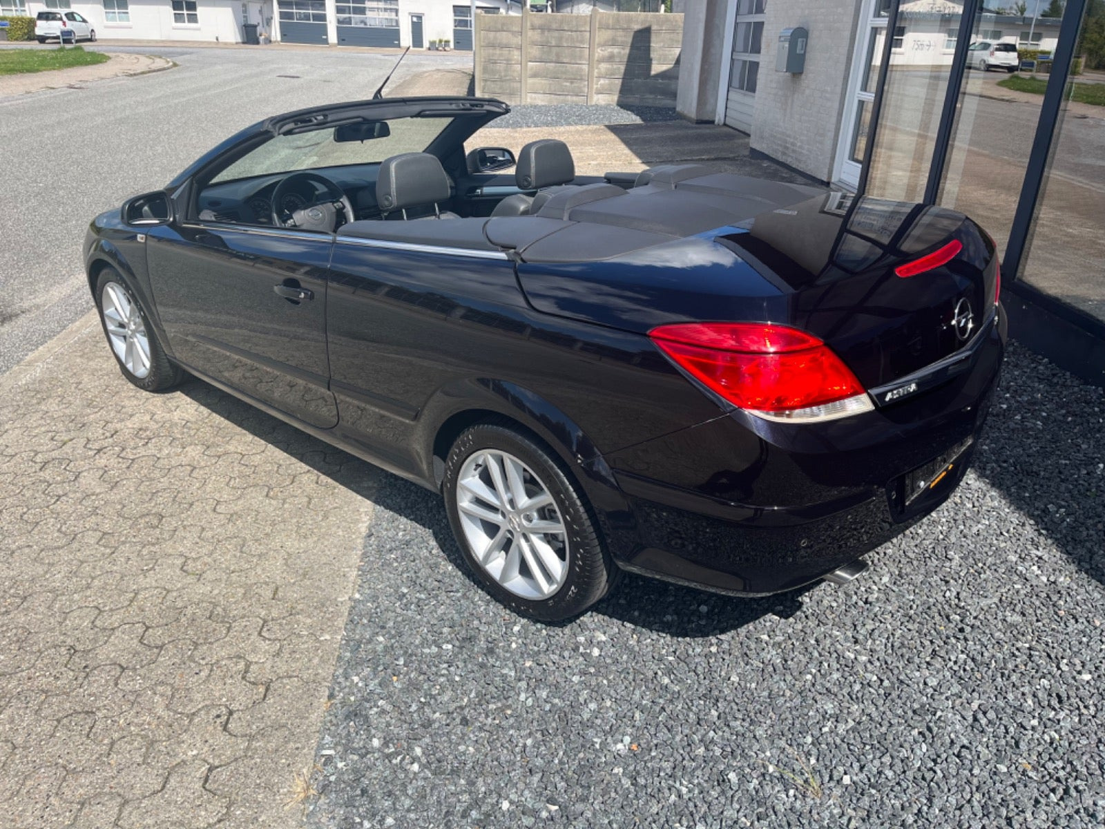 Sort Opel Astra fra 2007