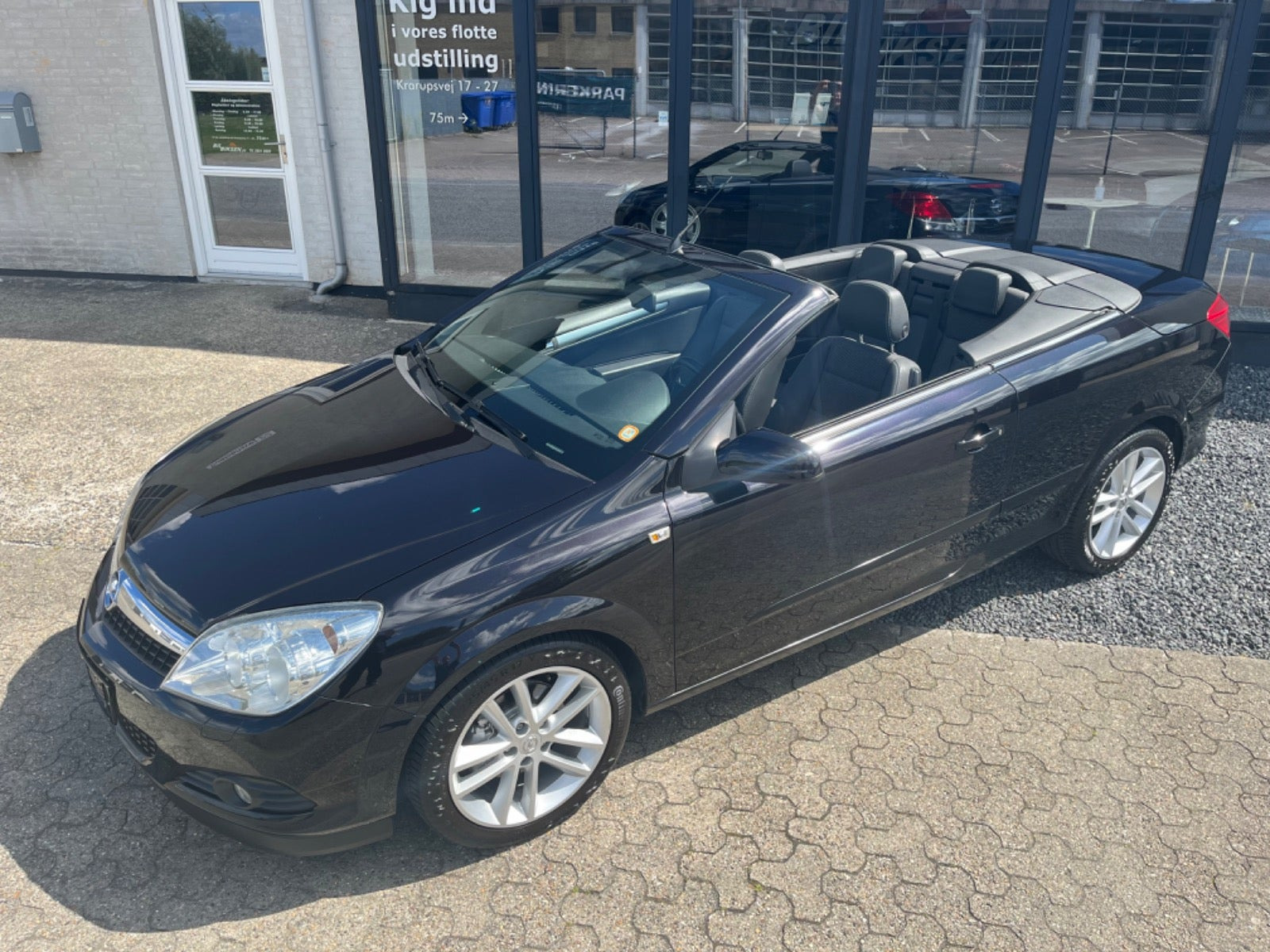 Sort Opel Astra fra 2007