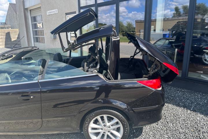Sort Opel Astra fra 2007