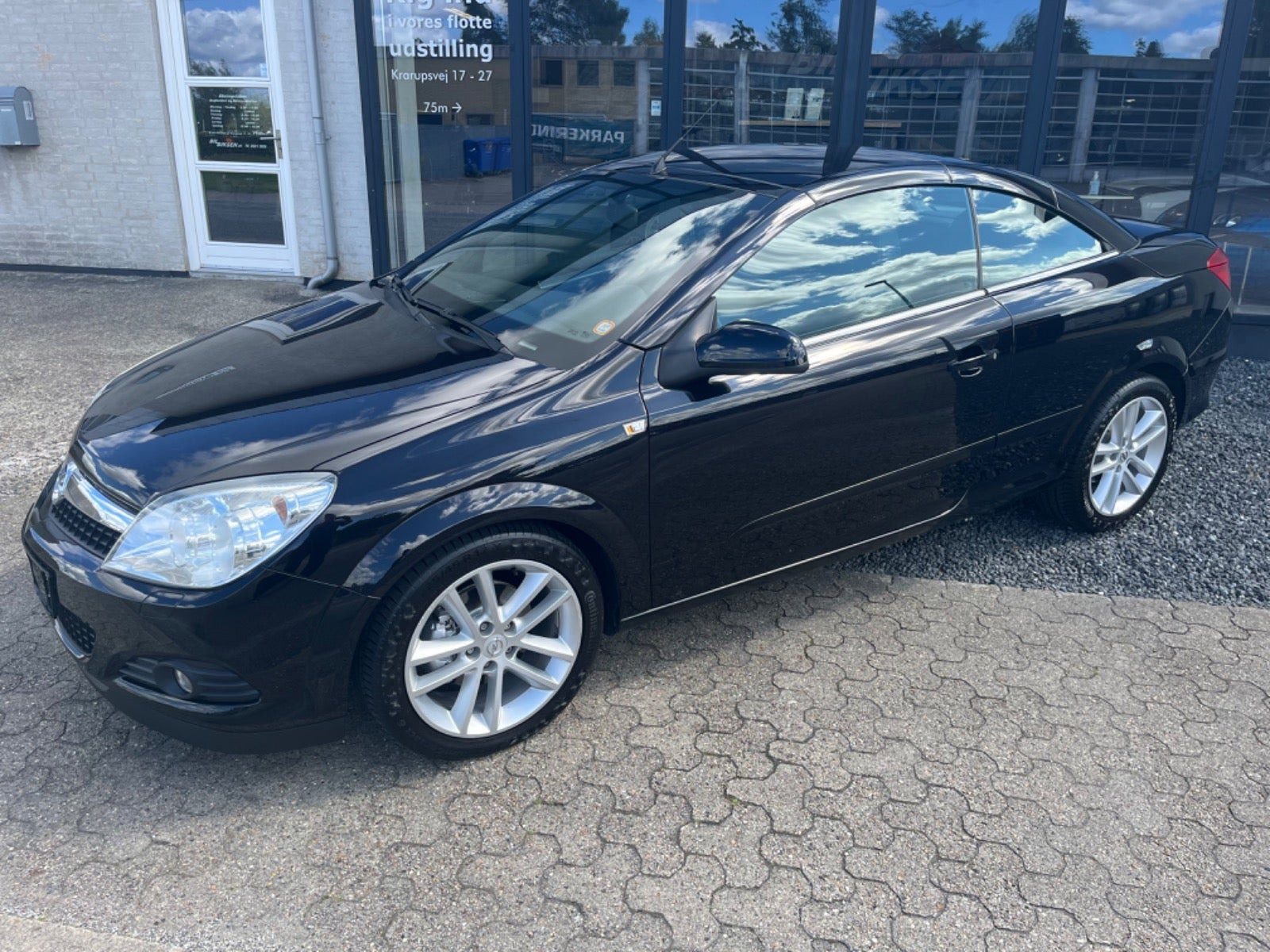 Sort Opel Astra fra 2007