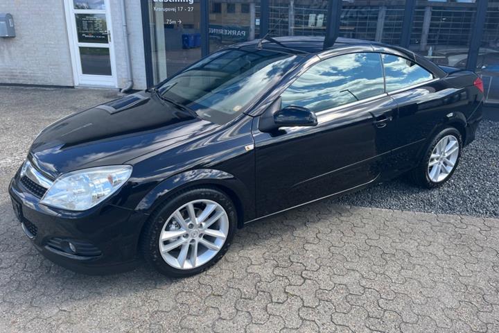 Sort Opel Astra fra 2007