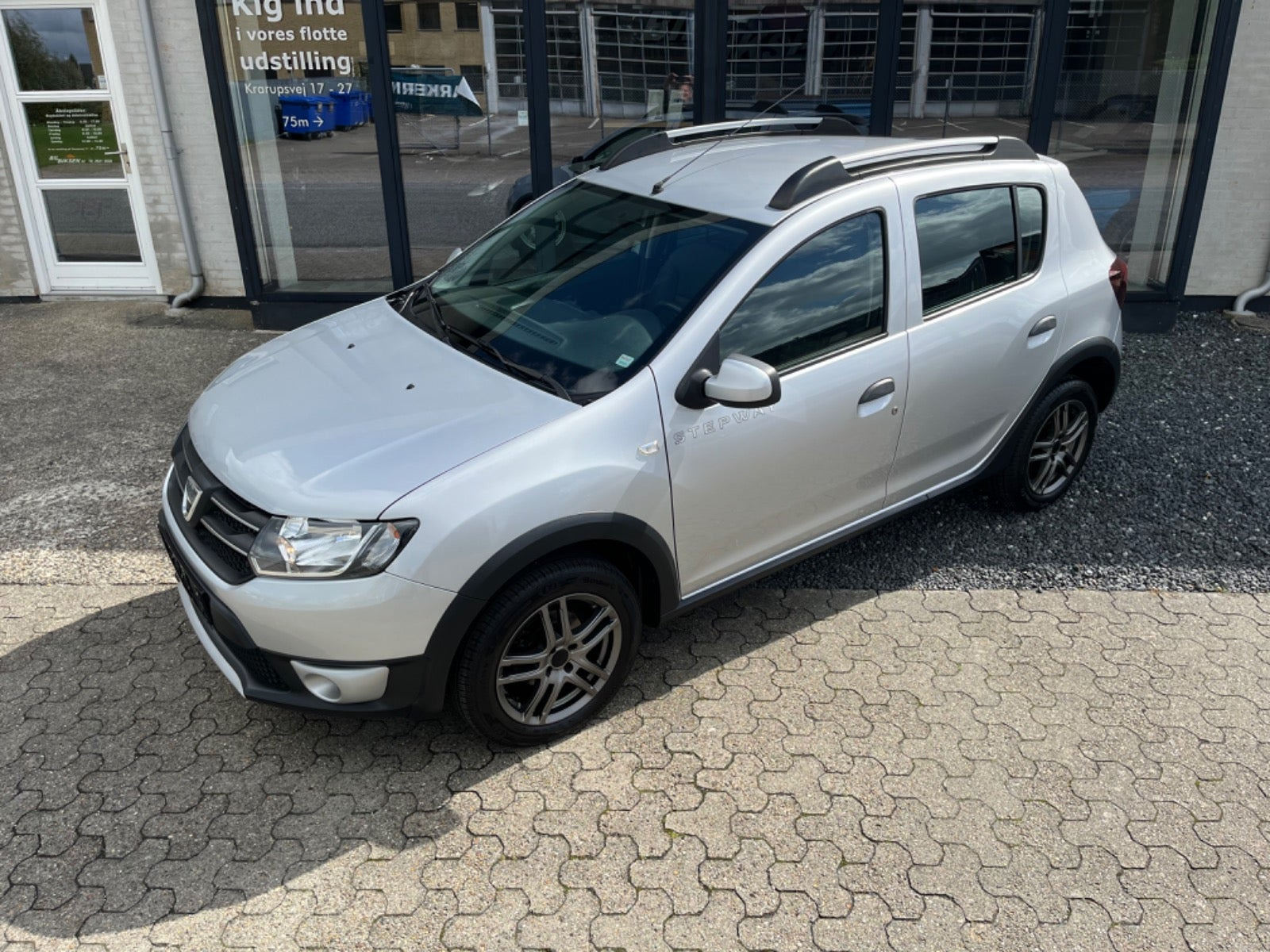 Sølv Dacia Sandero Stepway fra 2015