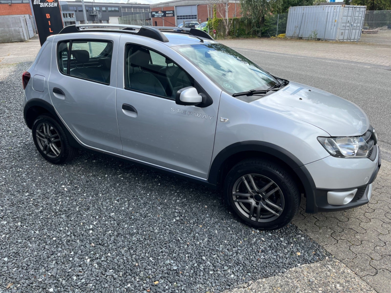 Sølv Dacia Sandero Stepway fra 2015