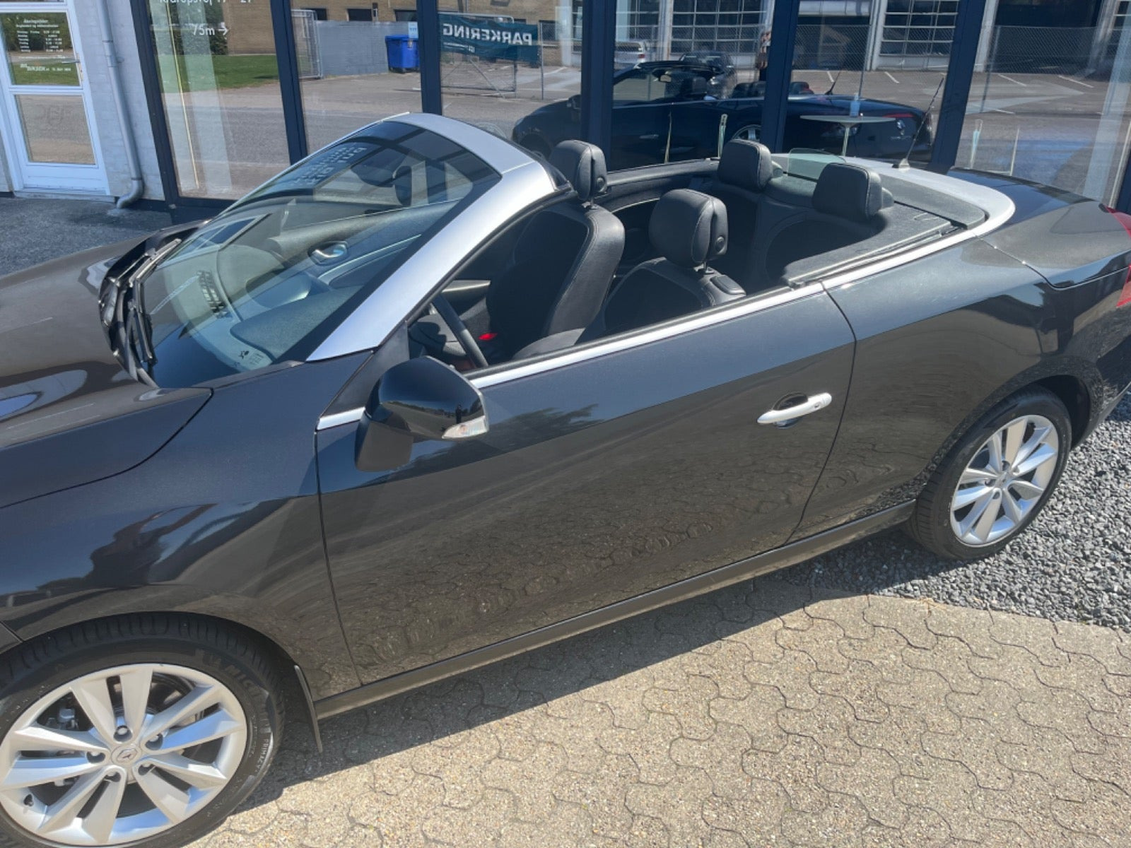 Sort Renault Megane III fra 2010