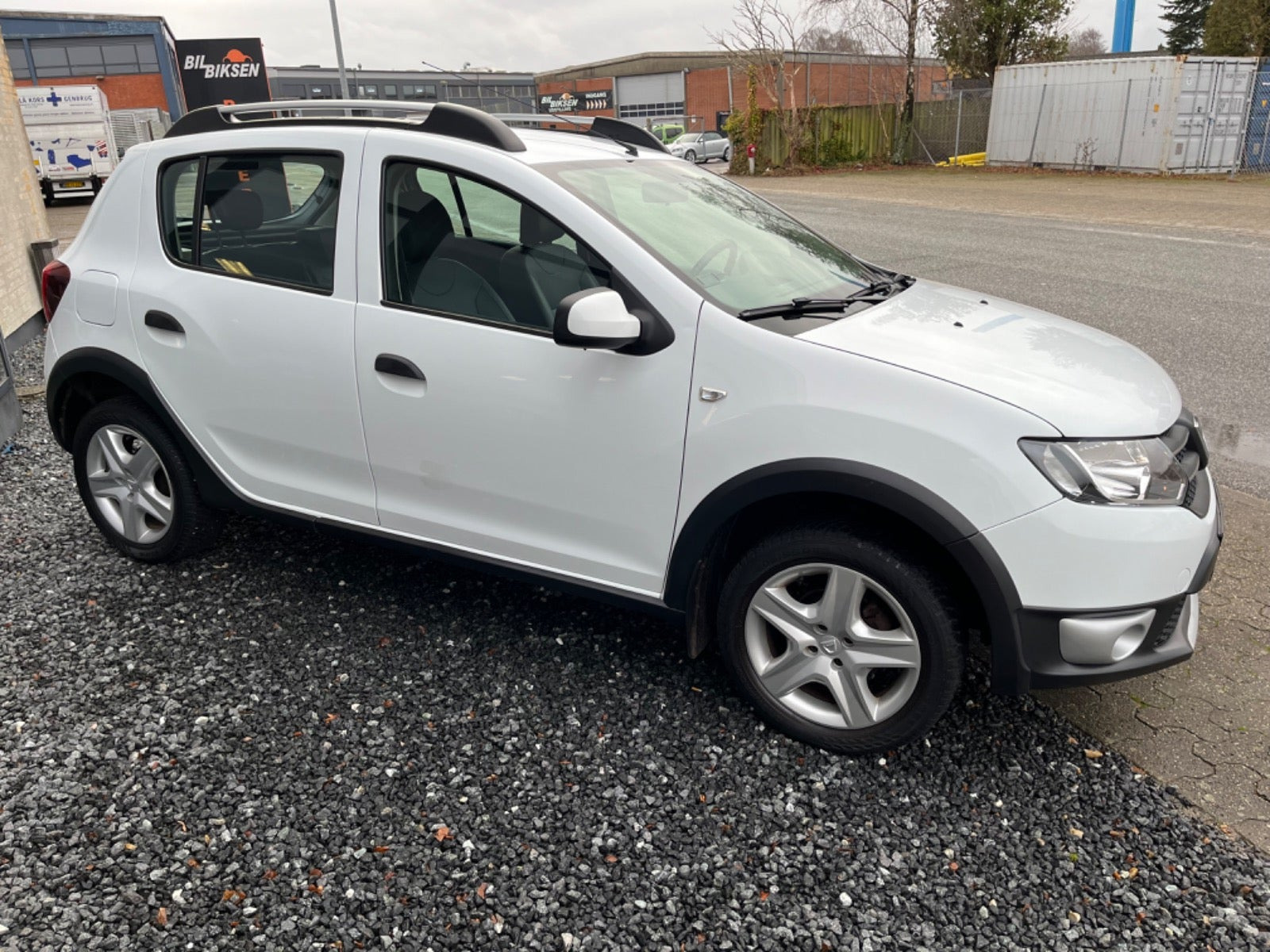 Hvid Dacia Sandero Stepway fra 2015