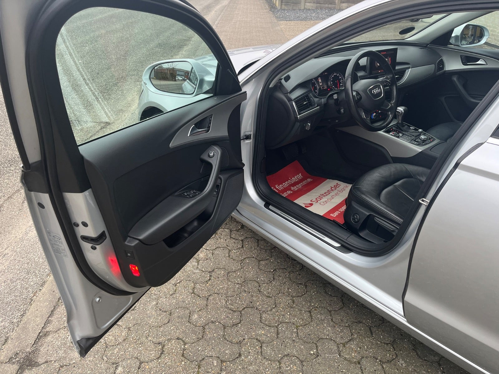 Sølv Audi A6 fra 2012