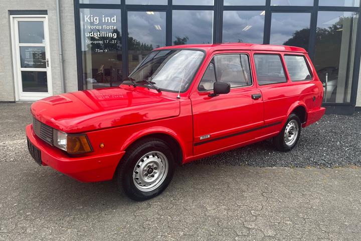 Rød Fiat 127 fra 1985