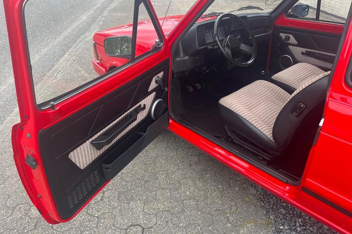 Rød Fiat 127 fra 1985