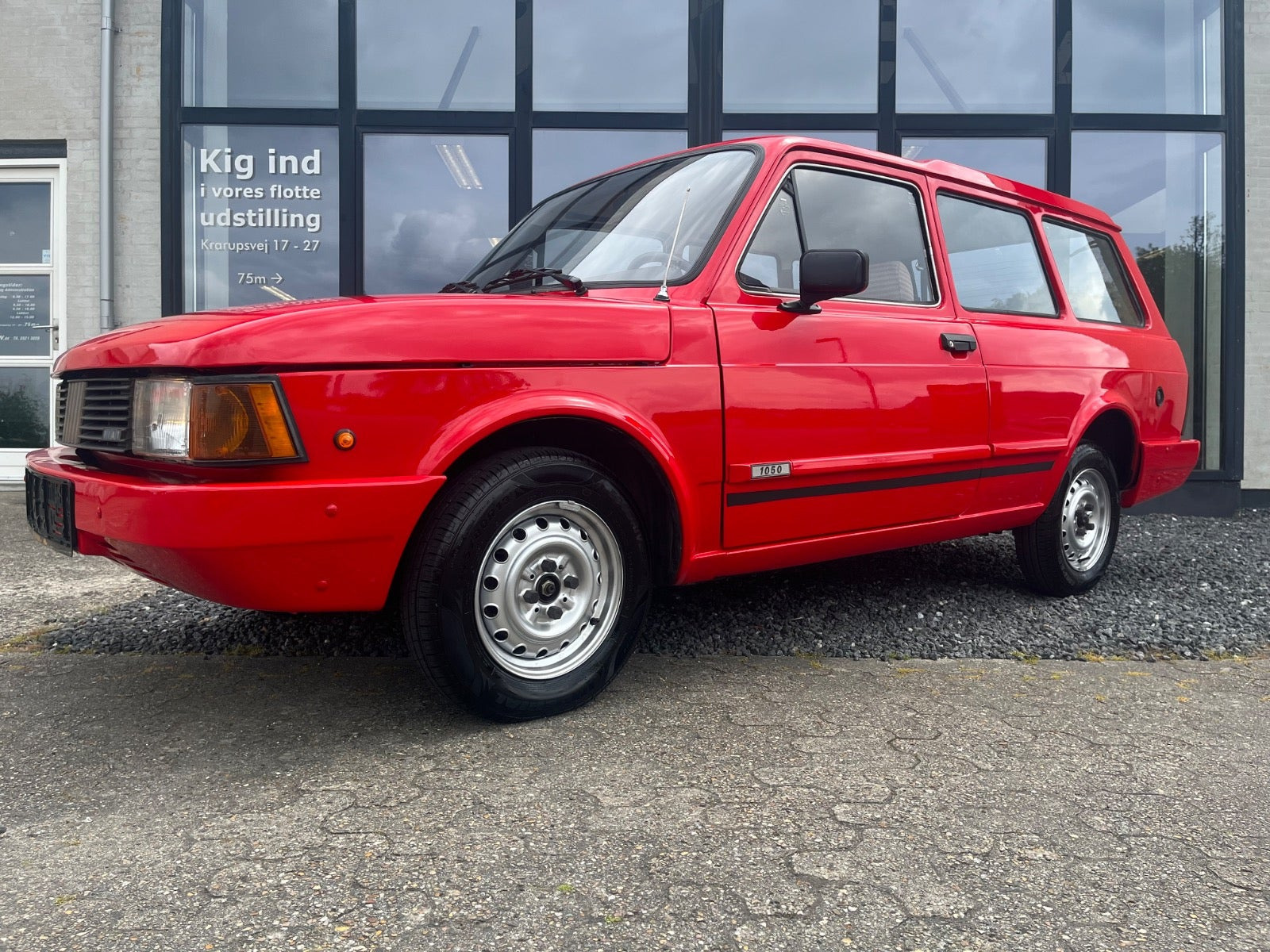 Rød Fiat 127 fra 1985