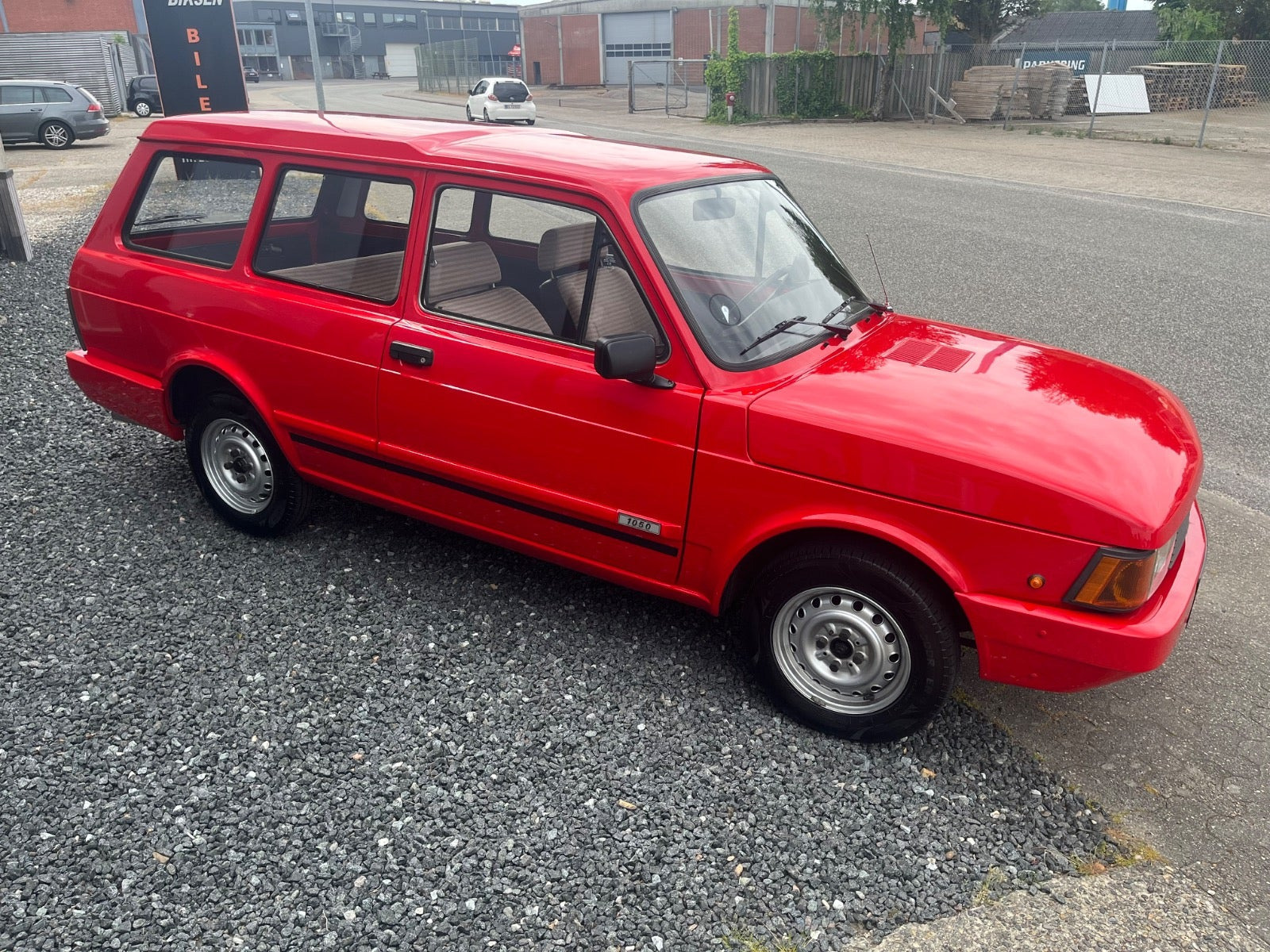 Rød Fiat 127 fra 1985
