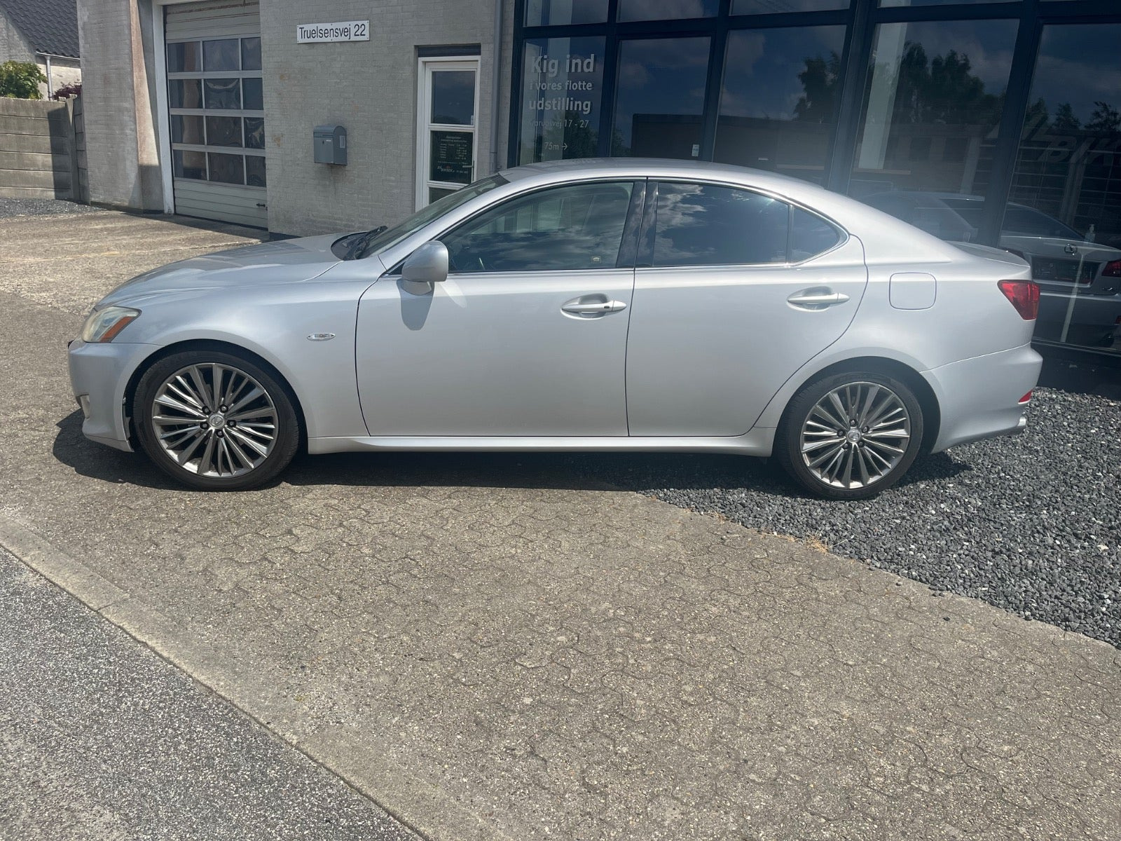 Sølv Lexus IS250 fra 2008