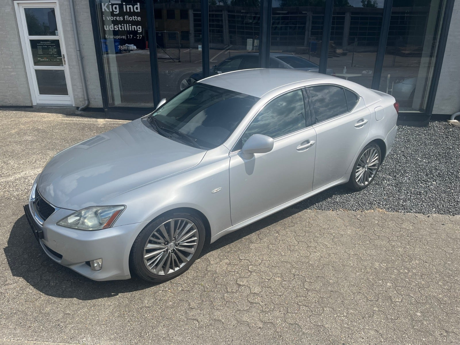 Sølv Lexus IS250 fra 2008