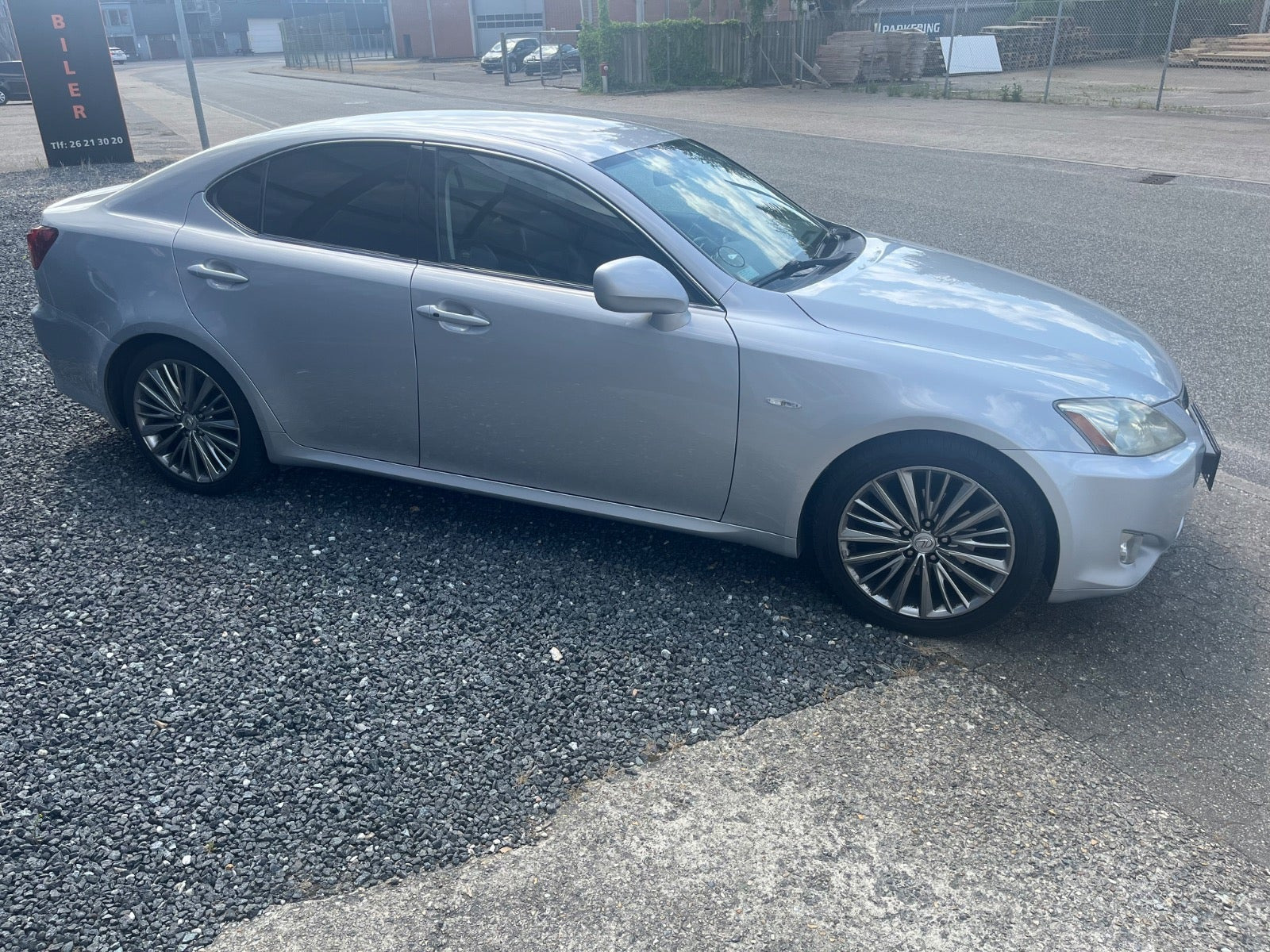 Sølv Lexus IS250 fra 2008