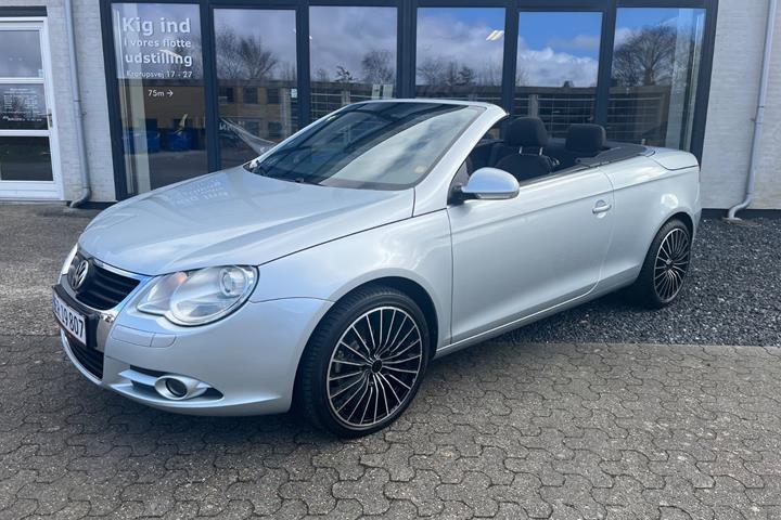 Sølv VW Eos fra 2008