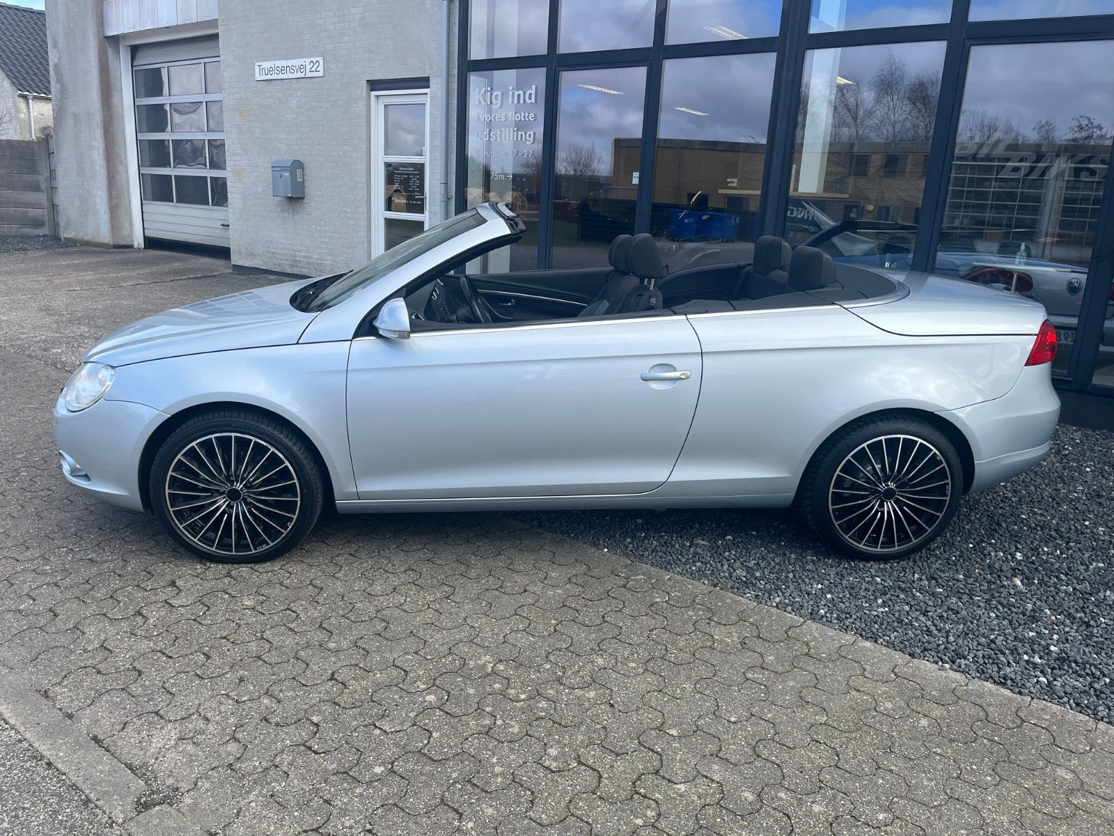 Sølv VW Eos fra 2008