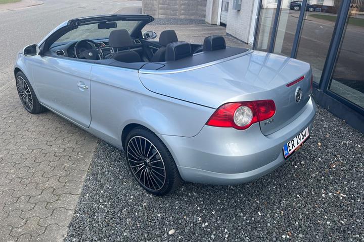 Sølv VW Eos fra 2008
