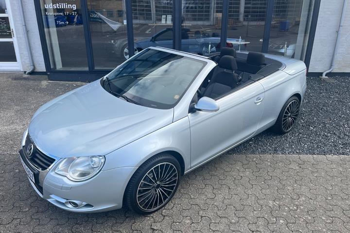 Sølv VW Eos fra 2008