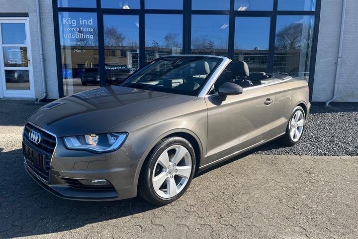 Grå Audi A3 fra 2015