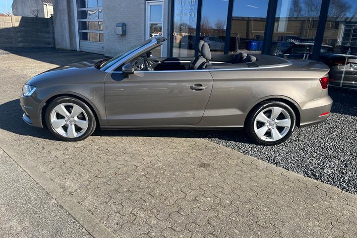 Grå Audi A3 fra 2015