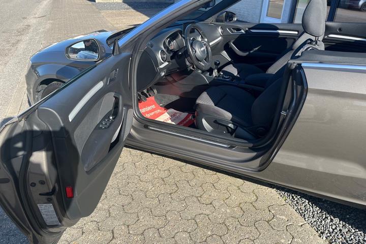Grå Audi A3 fra 2015