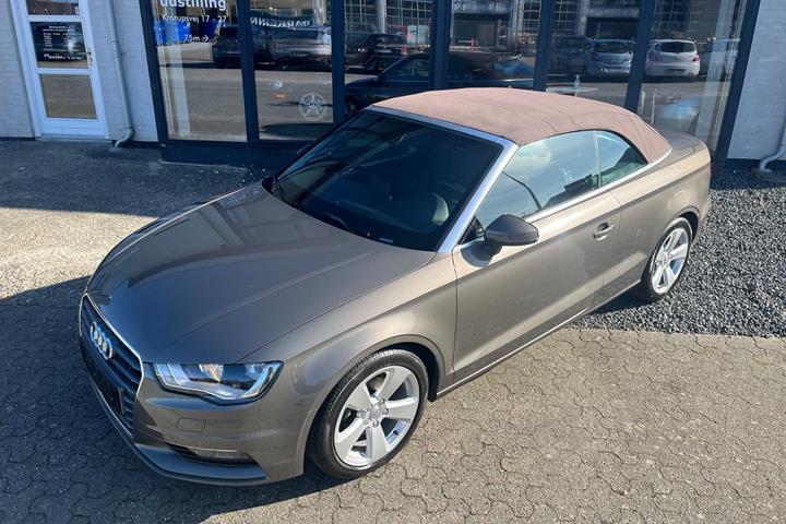 Grå Audi A3 fra 2015